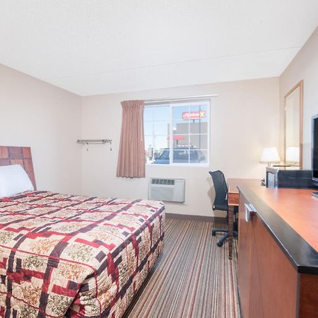 Knights Inn And Suites - Гранд-Форкс Экстерьер фото