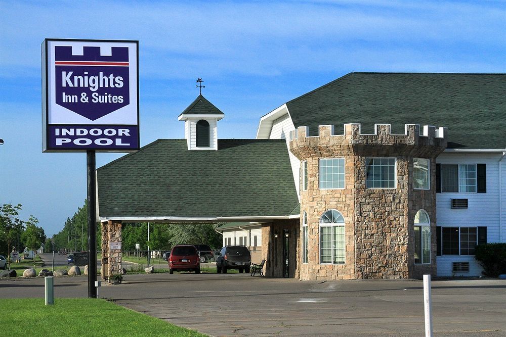 Knights Inn And Suites - Гранд-Форкс Экстерьер фото